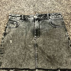 BLACK DENIM SKIRT